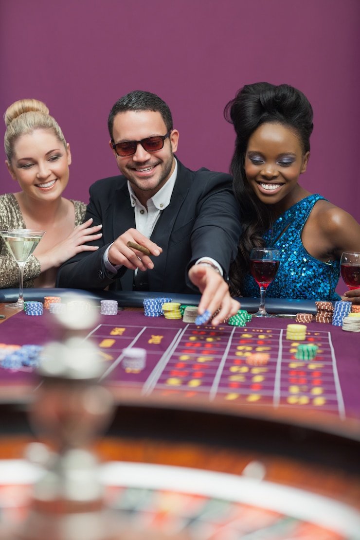 Slot game interface showing bonus feature trigger on divalotre slot